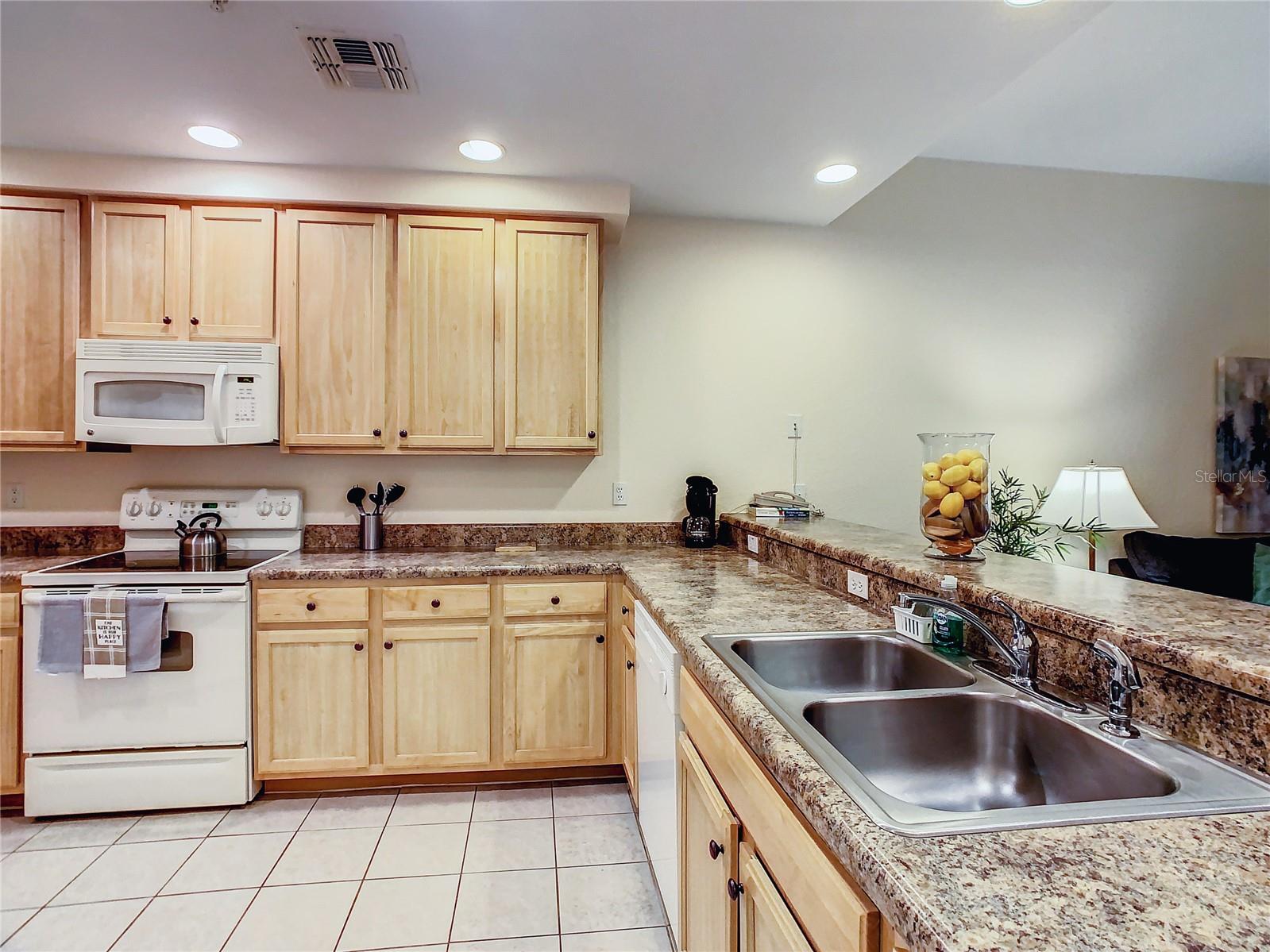 CARIBE COVE CONDO PH 2 - Residential
