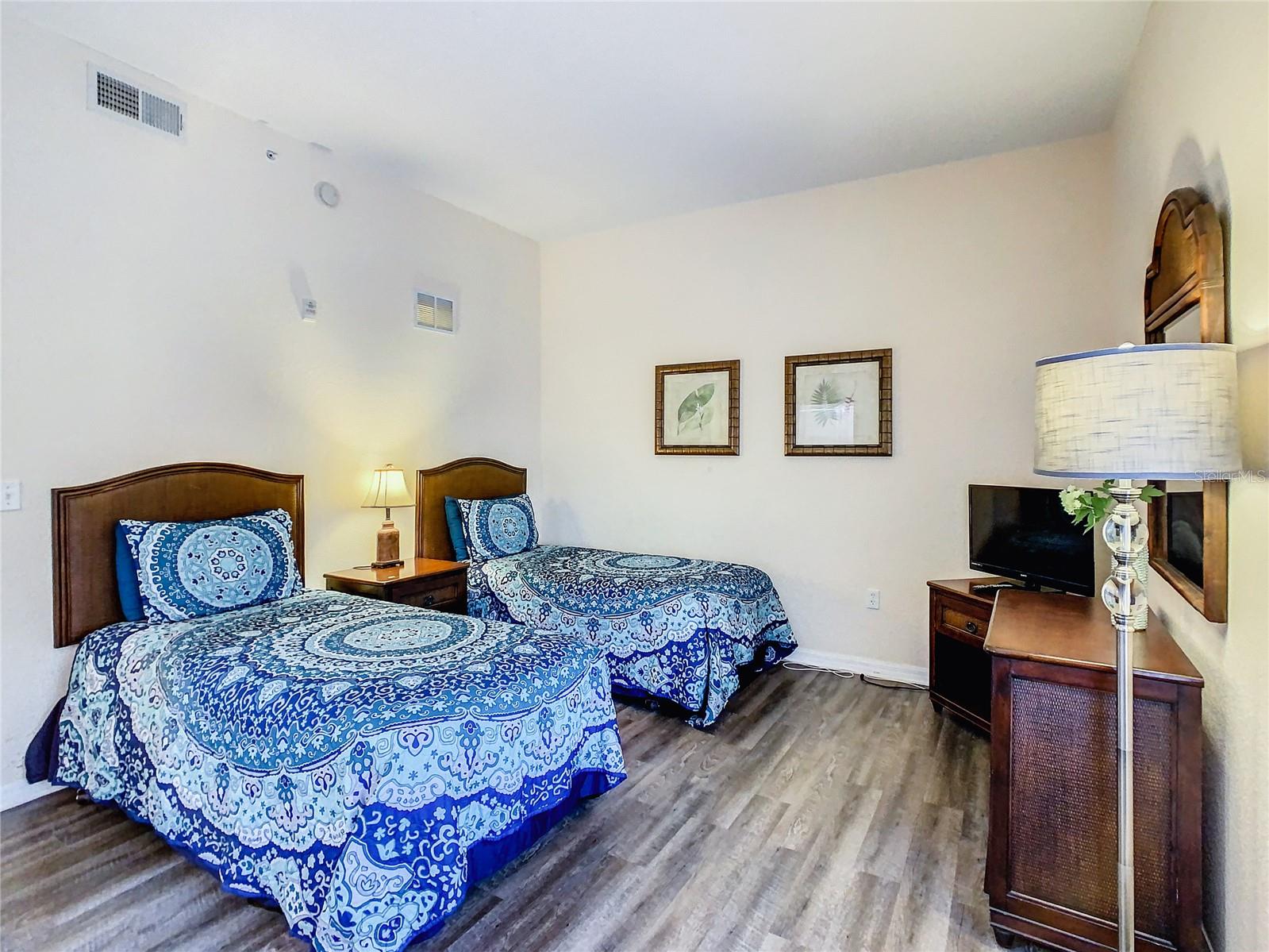 CARIBE COVE CONDO PH 2 - Residential