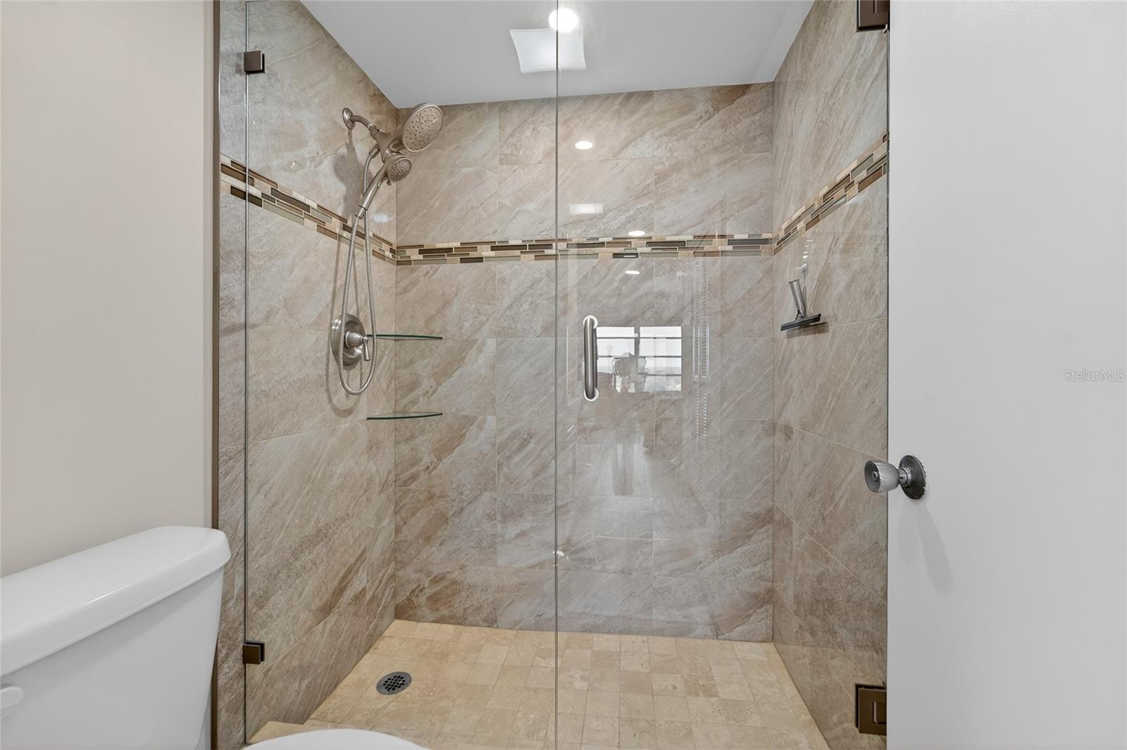 COUNTRY CLUB TOWER OF CORAL - Residential