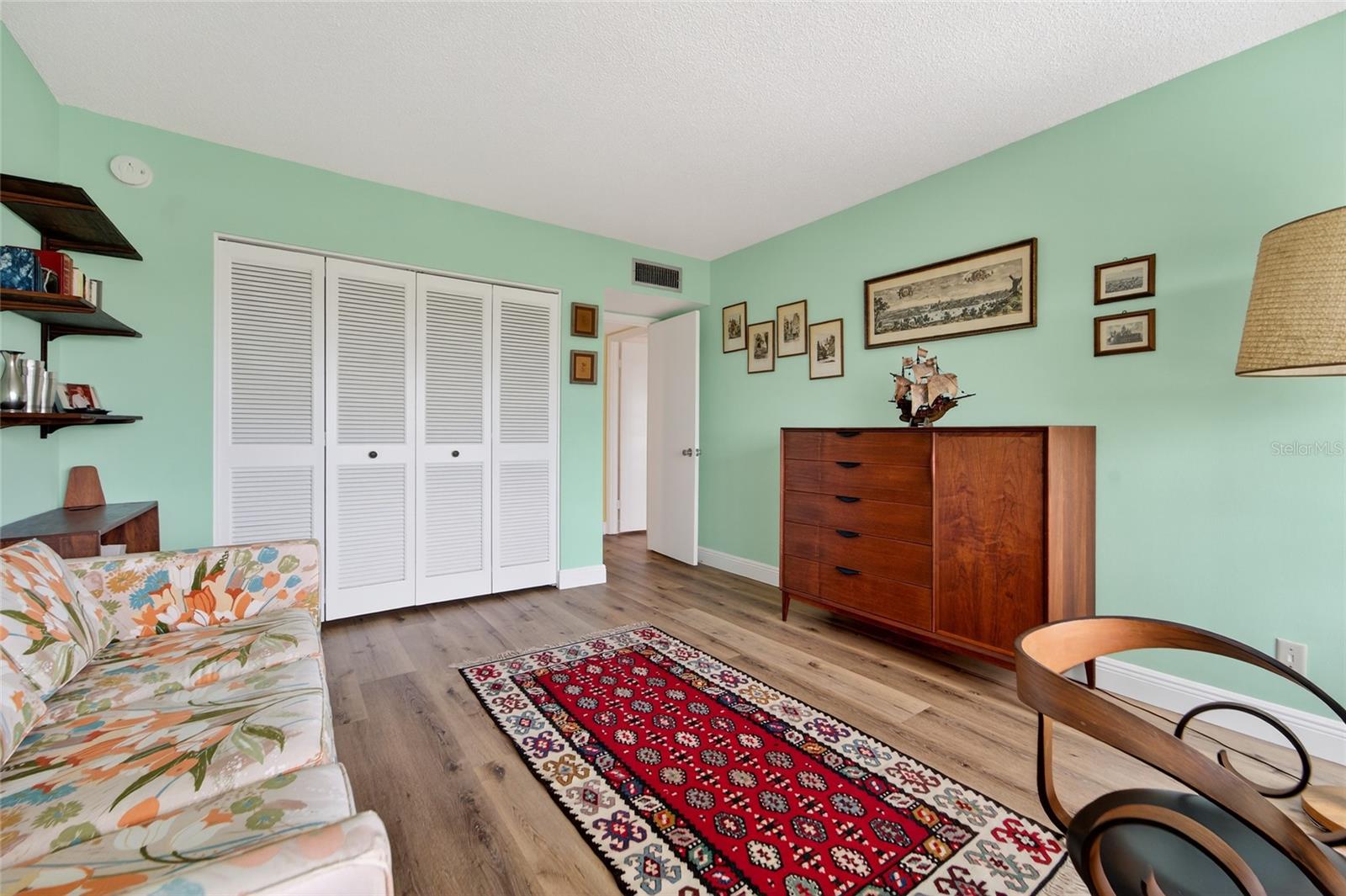 COUNTRY CLUB TOWER OF CORAL - Residential