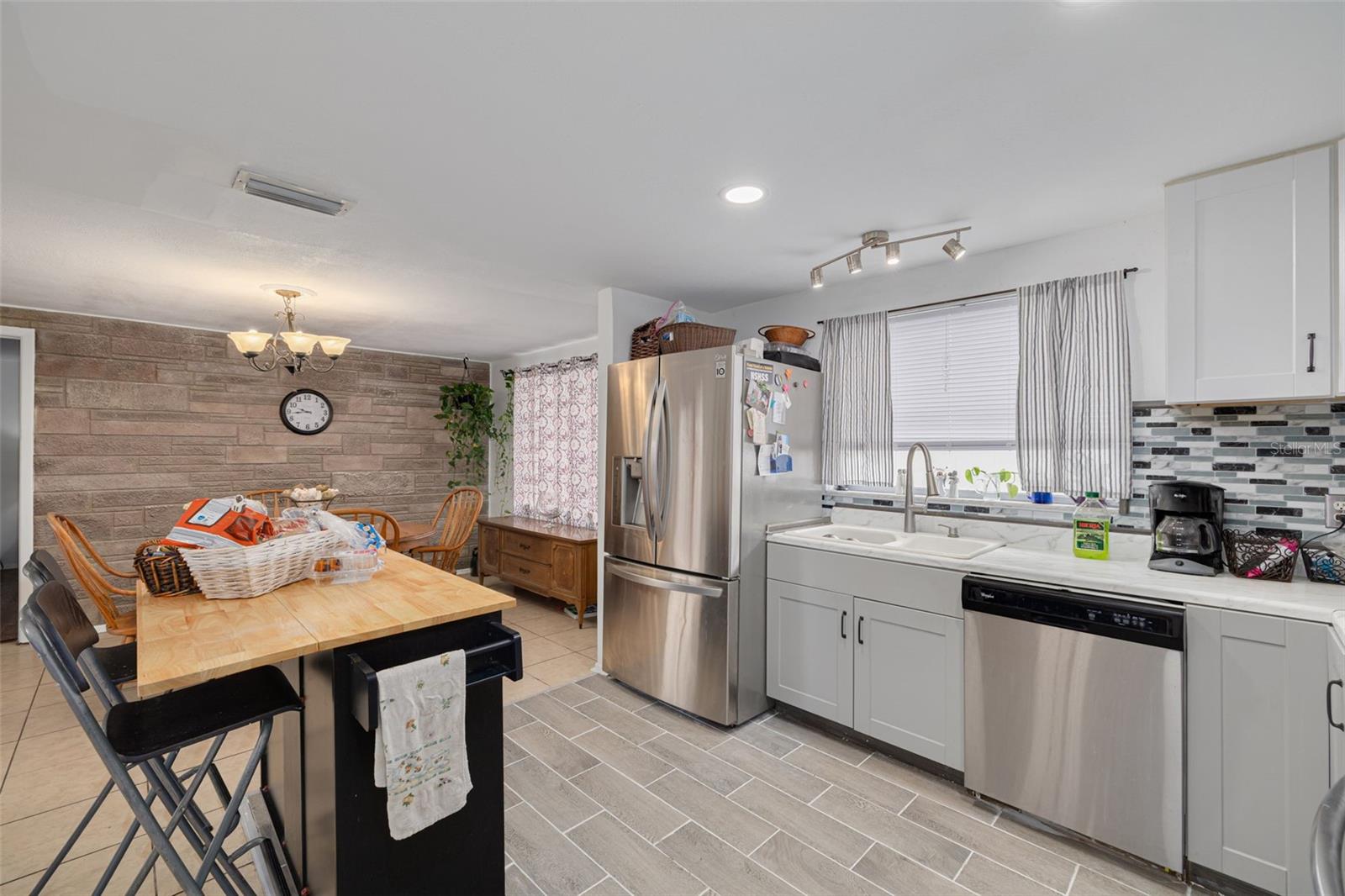 HOLIDAY LAKE ESTATES - Residential