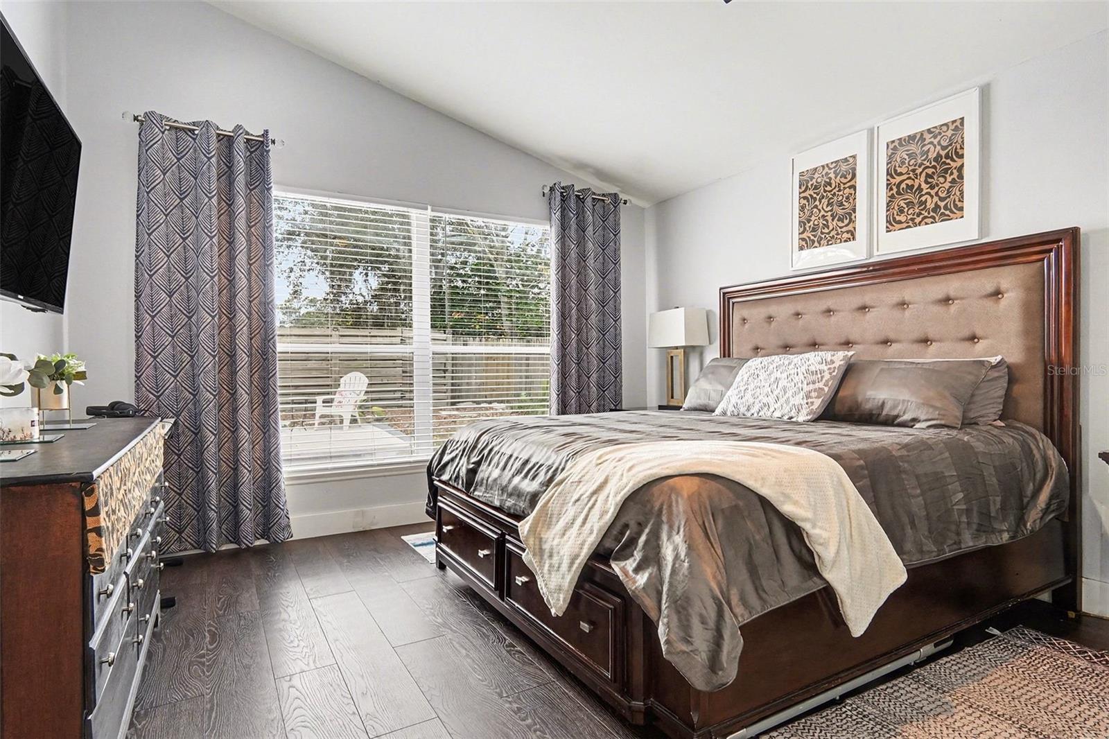 SANCTUARY PH 02 - Residential