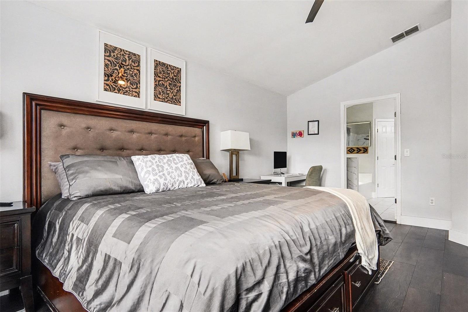 SANCTUARY PH 02 - Residential