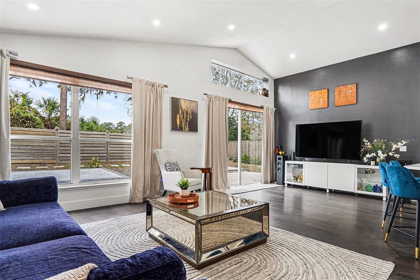 SANCTUARY PH 02 - Residential