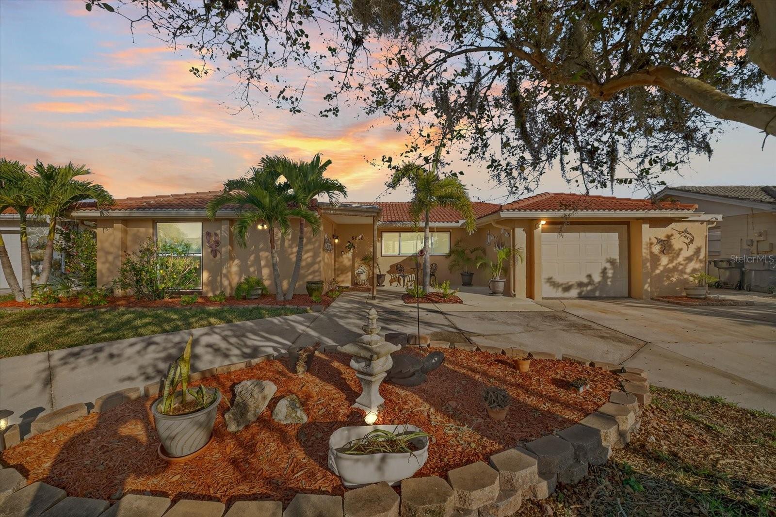 FLOR A MAR - Residential