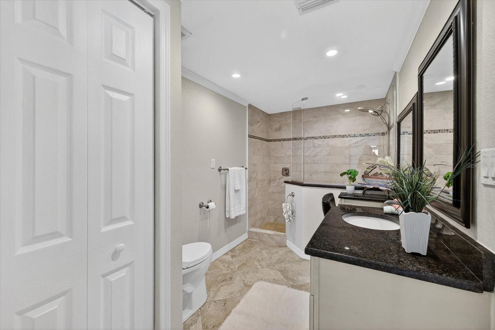 FLOR A MAR - Residential