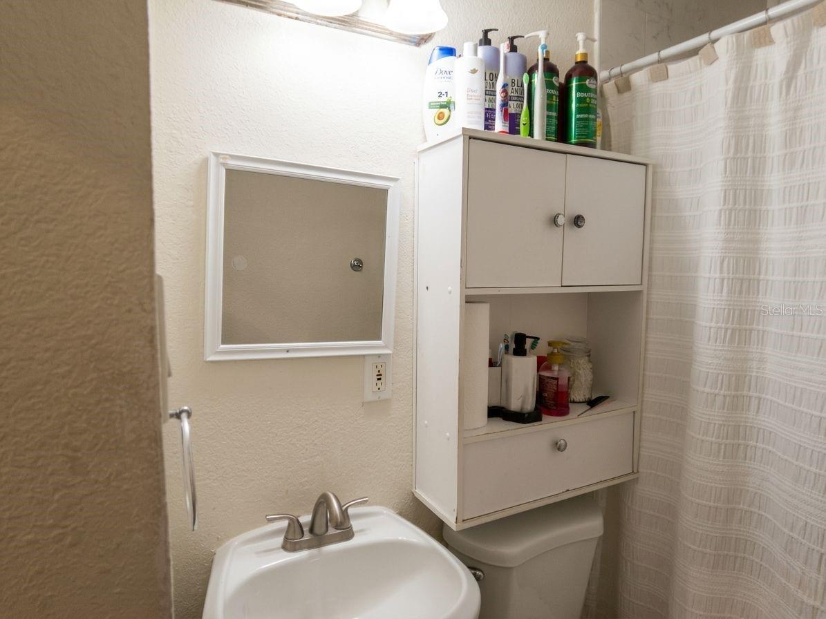 TILSEN MANOR BLKS 2 3 4 5 6 8 - Residential