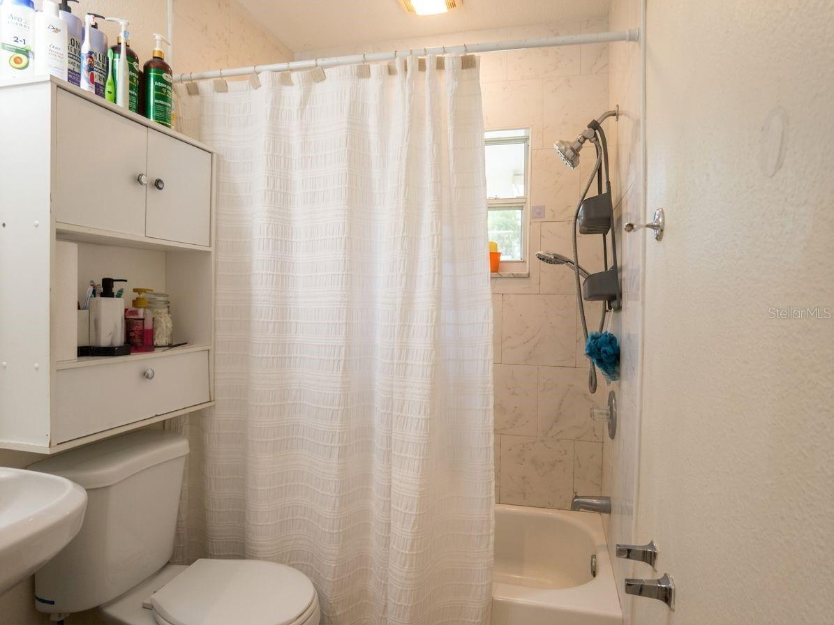 TILSEN MANOR BLKS 2 3 4 5 6 8 - Residential