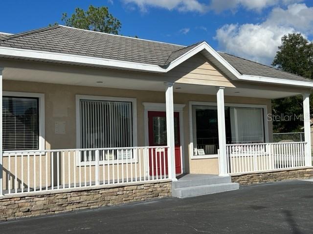 Flexible commercial building located on busy Bonnie Heath Blvd., Hwy 27. This office suite includes 5 offices, conference room, 2 reception areas, kitchen/breakroom, 1 full bathroom, 1 half bathroom handicap accessible. Convenient pull in parking off busy city street. 14 paved
parking spaces, 2 designated handicap. Great location for a multitude of businesses.