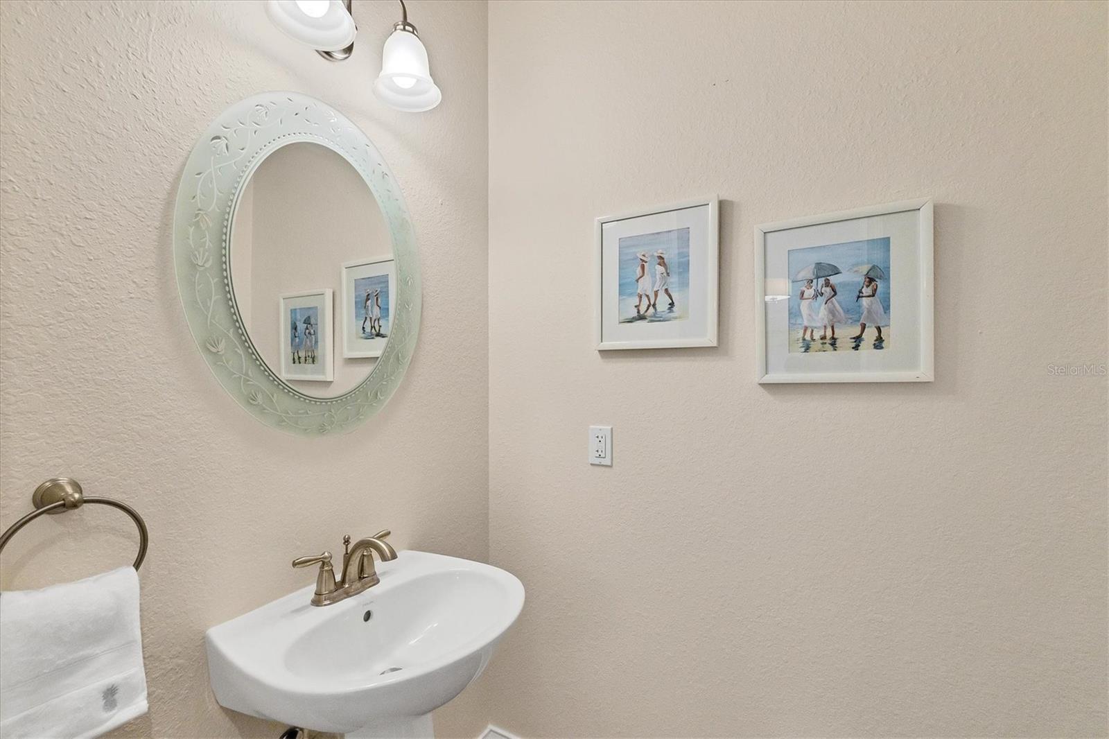 ISLAND COURT VENICE - Residential Lease