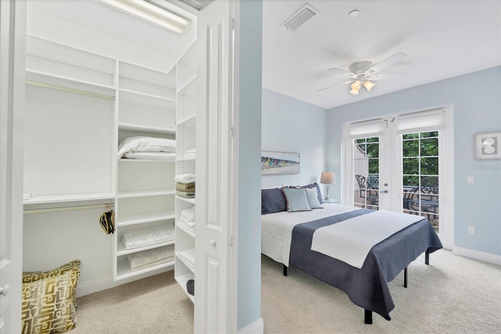 ISLAND COURT VENICE - Residential Lease