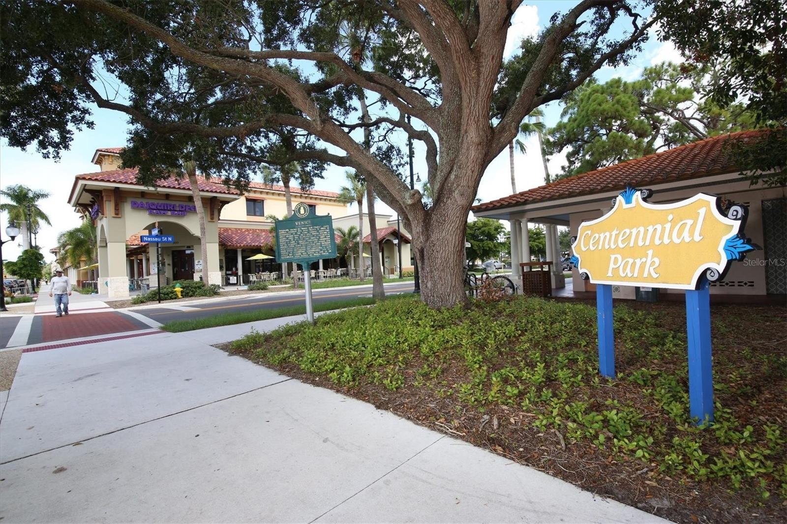 ISLAND COURT VENICE - Residential Lease