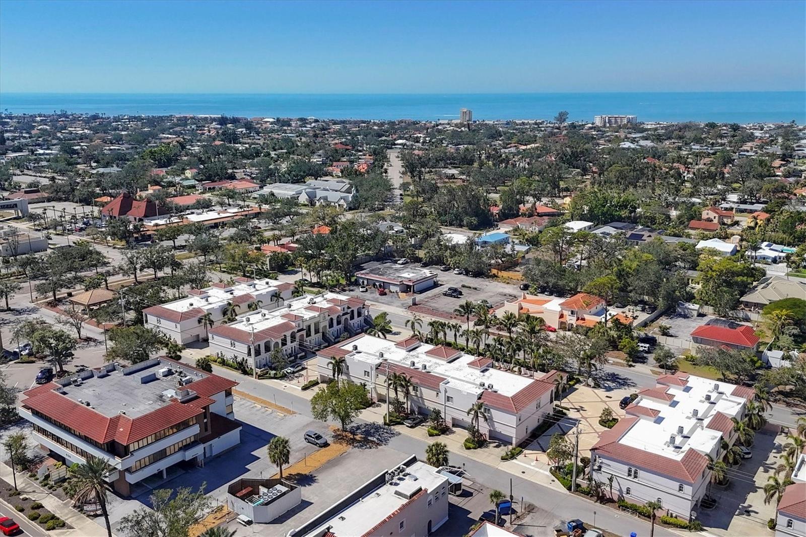 ISLAND COURT VENICE - Residential Lease