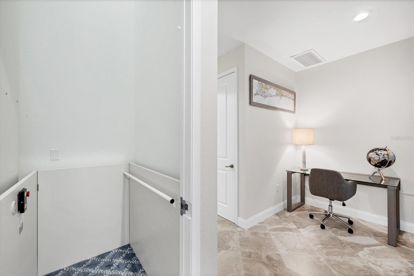 ISLAND COURT VENICE - Residential Lease