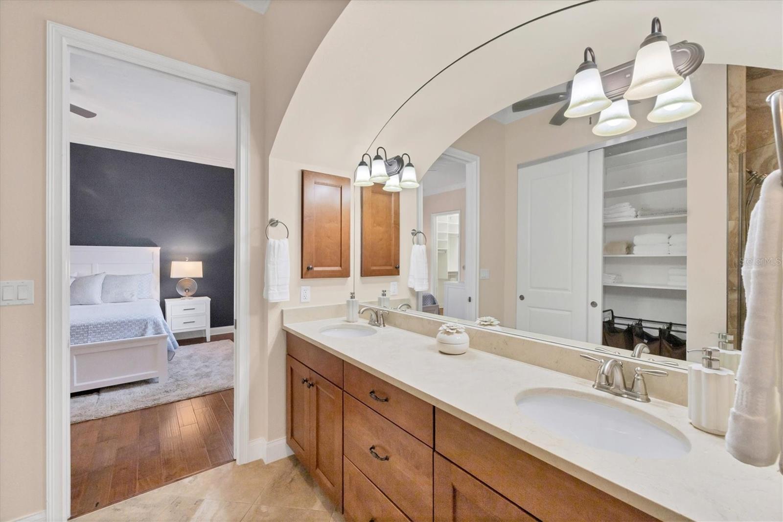 ISLAND COURT VENICE - Residential Lease