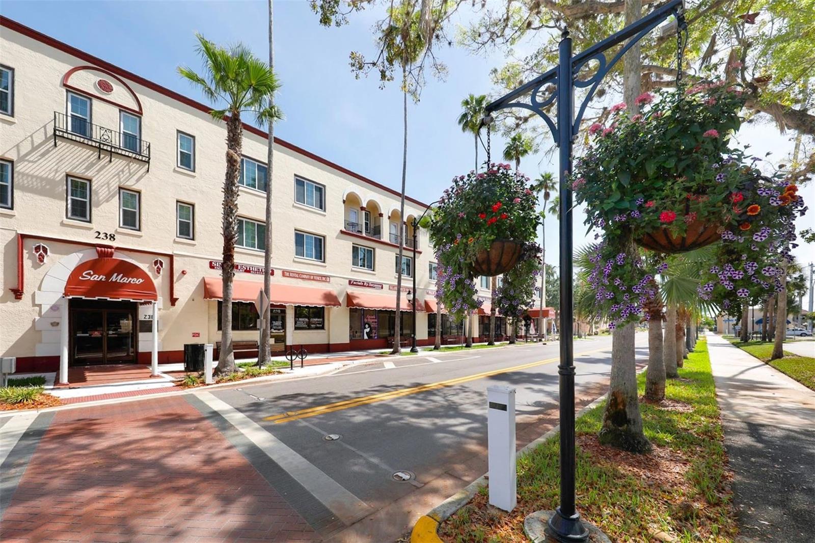 ISLAND COURT VENICE - Residential Lease