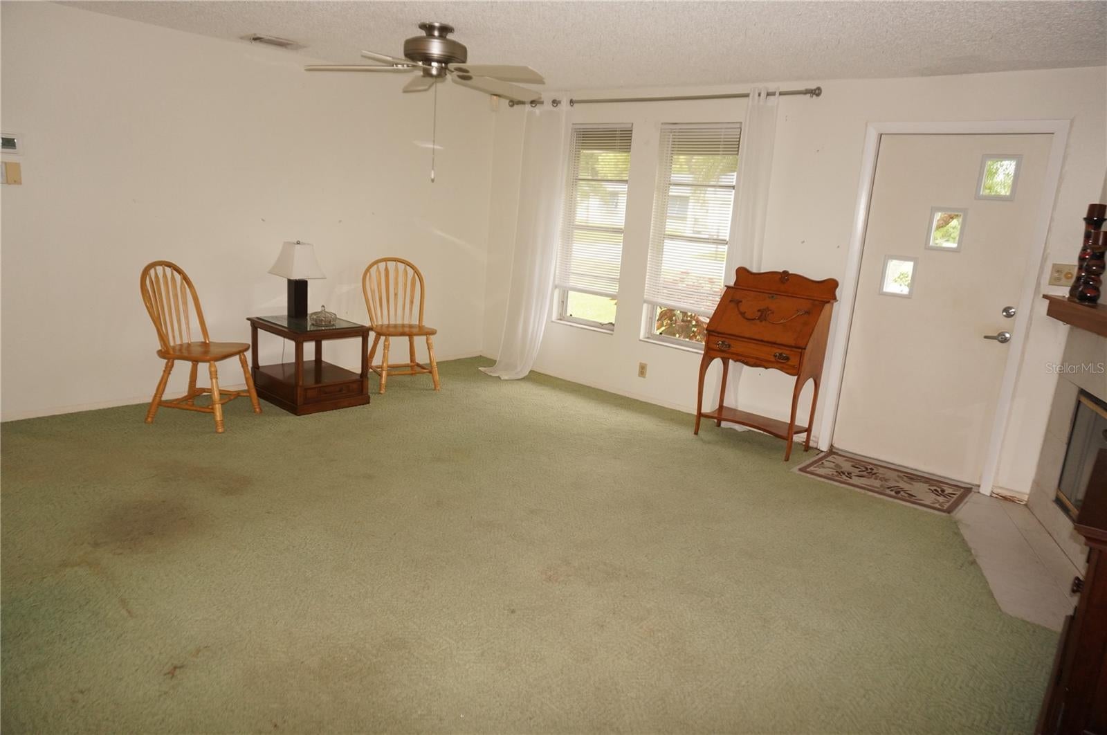 2274 LAKESHORE CIRCLE