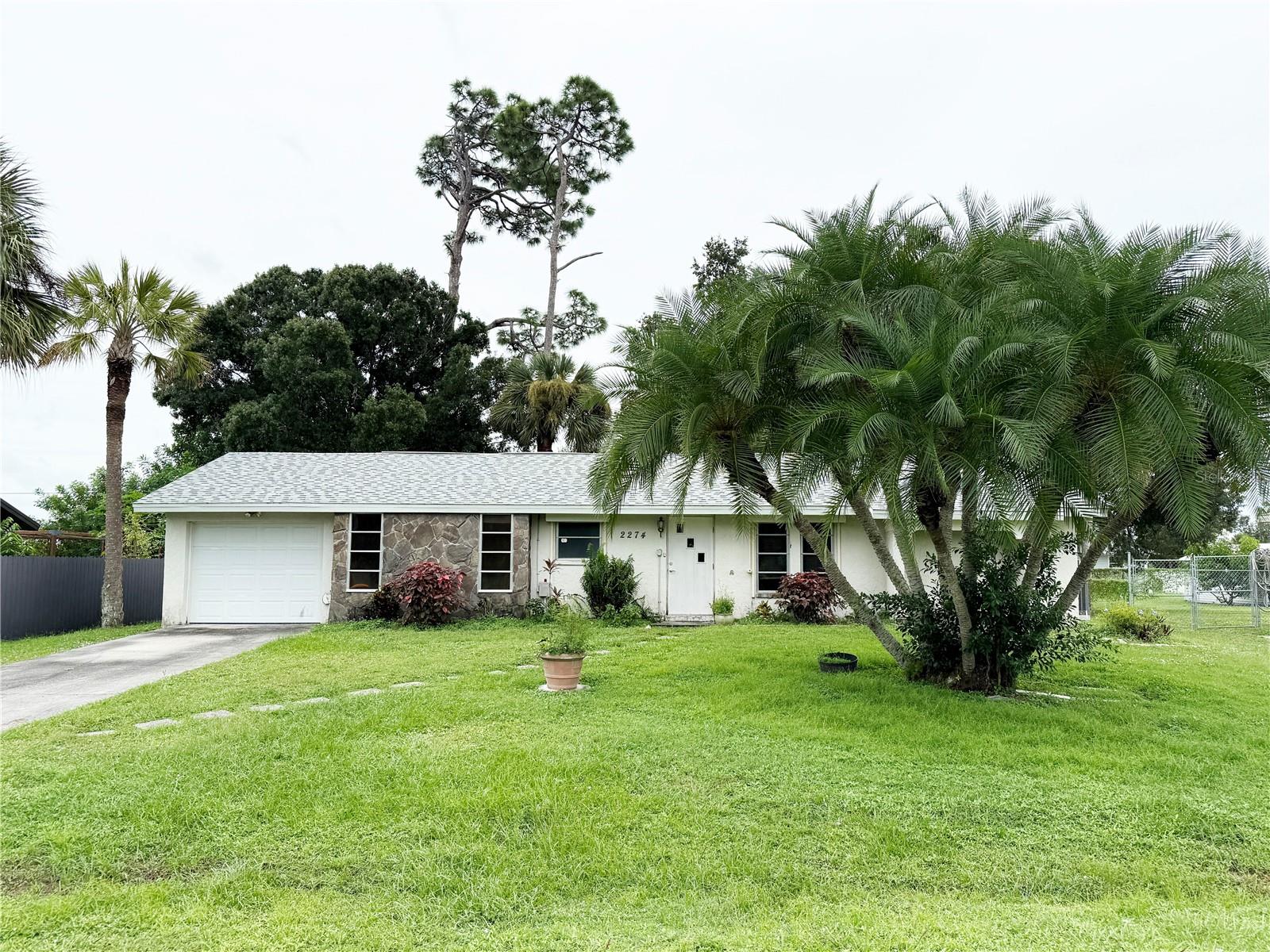 2274 LAKESHORE CIRCLE