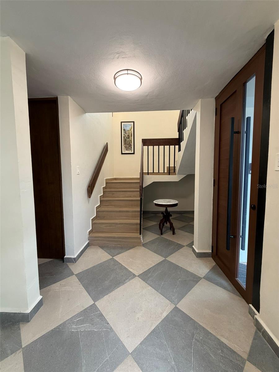 URB. ALTO APOLO ESTATES, BO. FRAILES, GUAYNABO - Residential