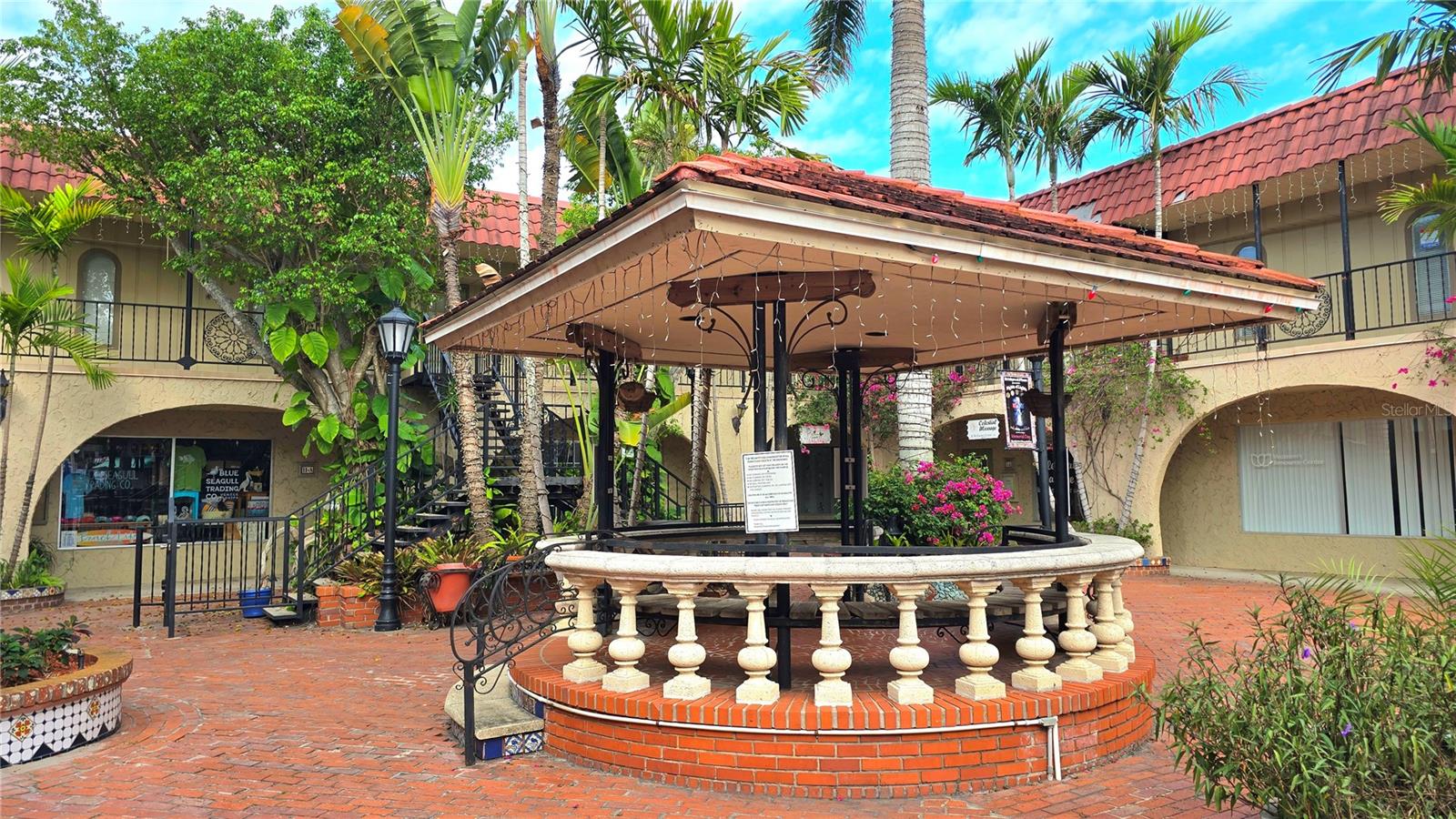 VENICE EDGEWOOD SEC OF - Commercial Lease