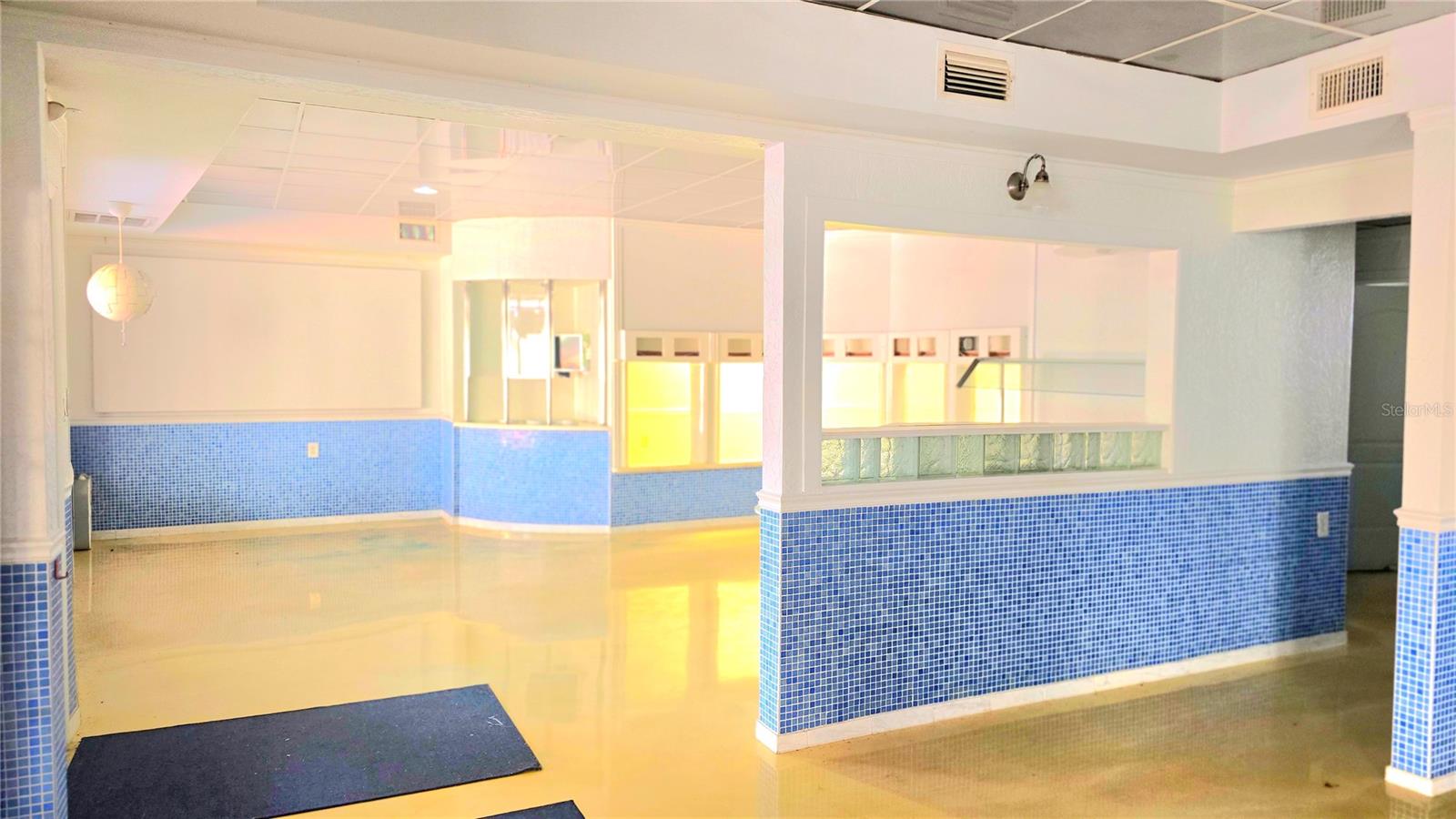 VENICE EDGEWOOD SEC OF - Commercial Lease