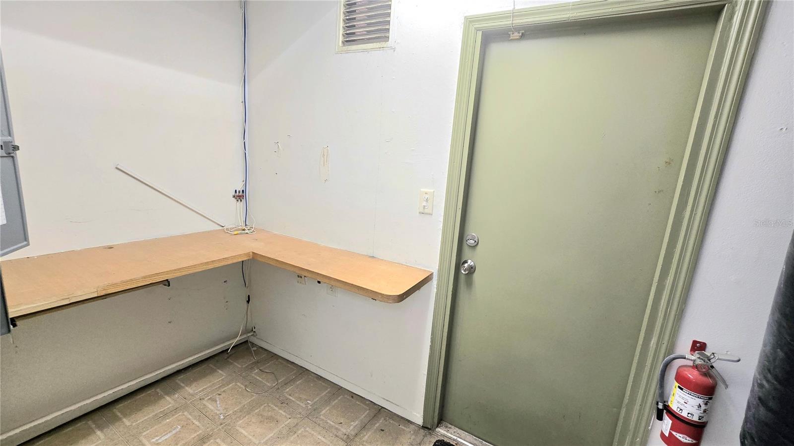 VENICE EDGEWOOD SEC OF - Commercial Lease