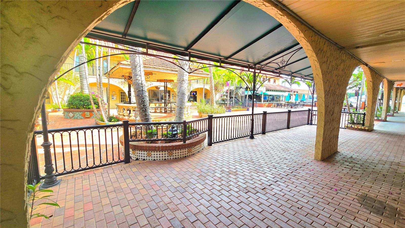 VENICE EDGEWOOD SEC OF - Commercial Lease