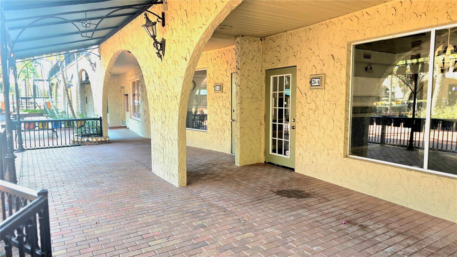 VENICE EDGEWOOD SEC OF - Commercial Lease