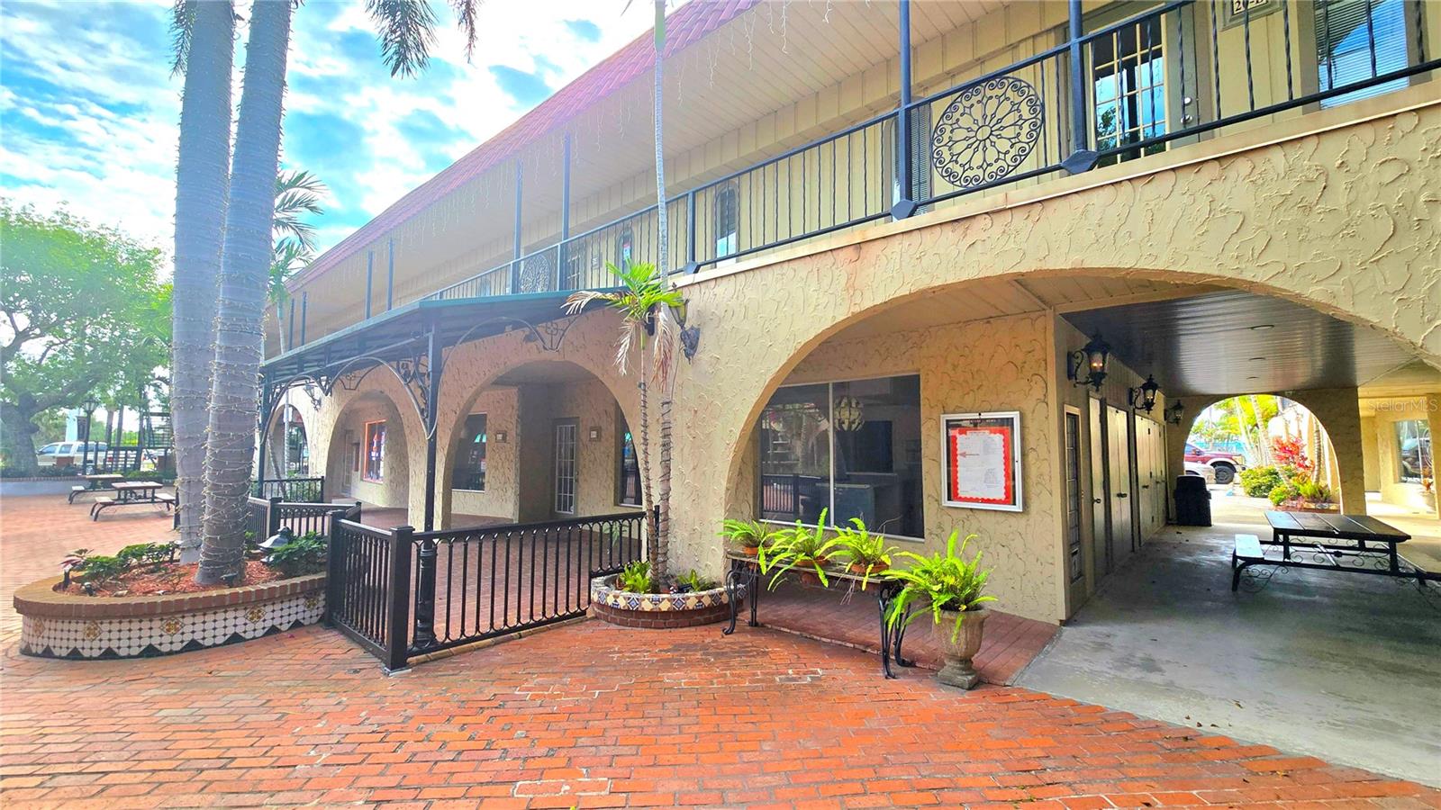 VENICE EDGEWOOD SEC OF - Commercial Lease