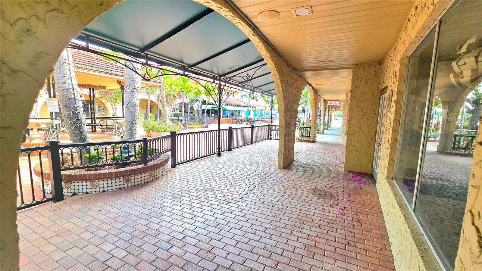 VENICE EDGEWOOD SEC OF - Commercial Lease