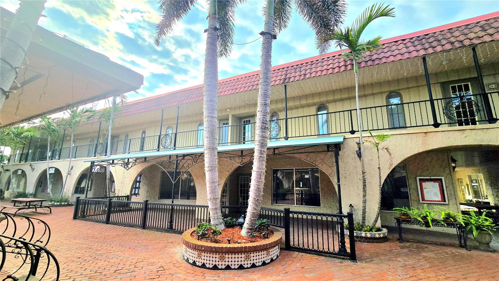 VENICE EDGEWOOD SEC OF - Commercial Lease