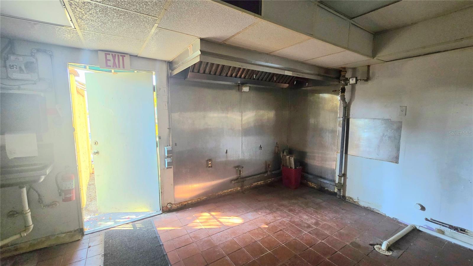 VENICE EDGEWOOD SEC OF - Commercial Lease