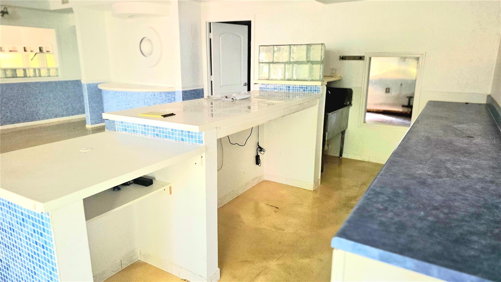 VENICE EDGEWOOD SEC OF - Commercial Lease