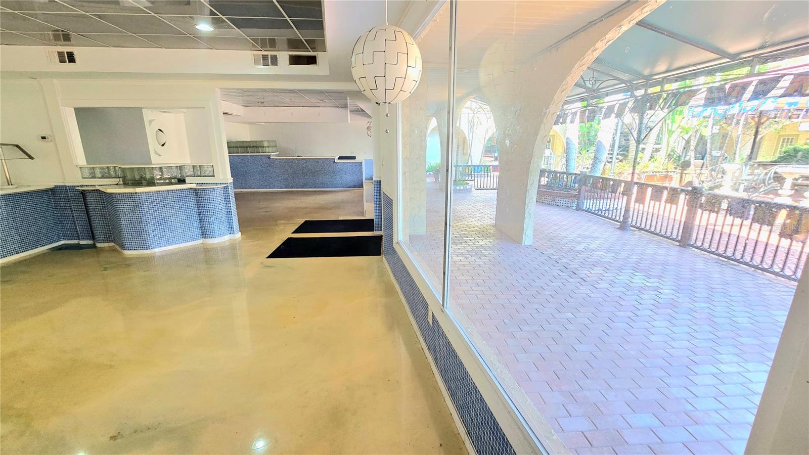 VENICE EDGEWOOD SEC OF - Commercial Lease