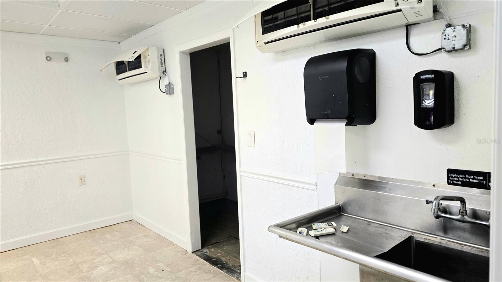 VENICE EDGEWOOD SEC OF - Commercial Lease