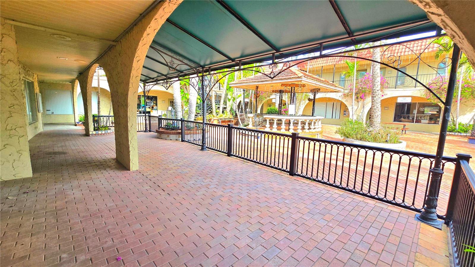 VENICE EDGEWOOD SEC OF - Commercial Lease
