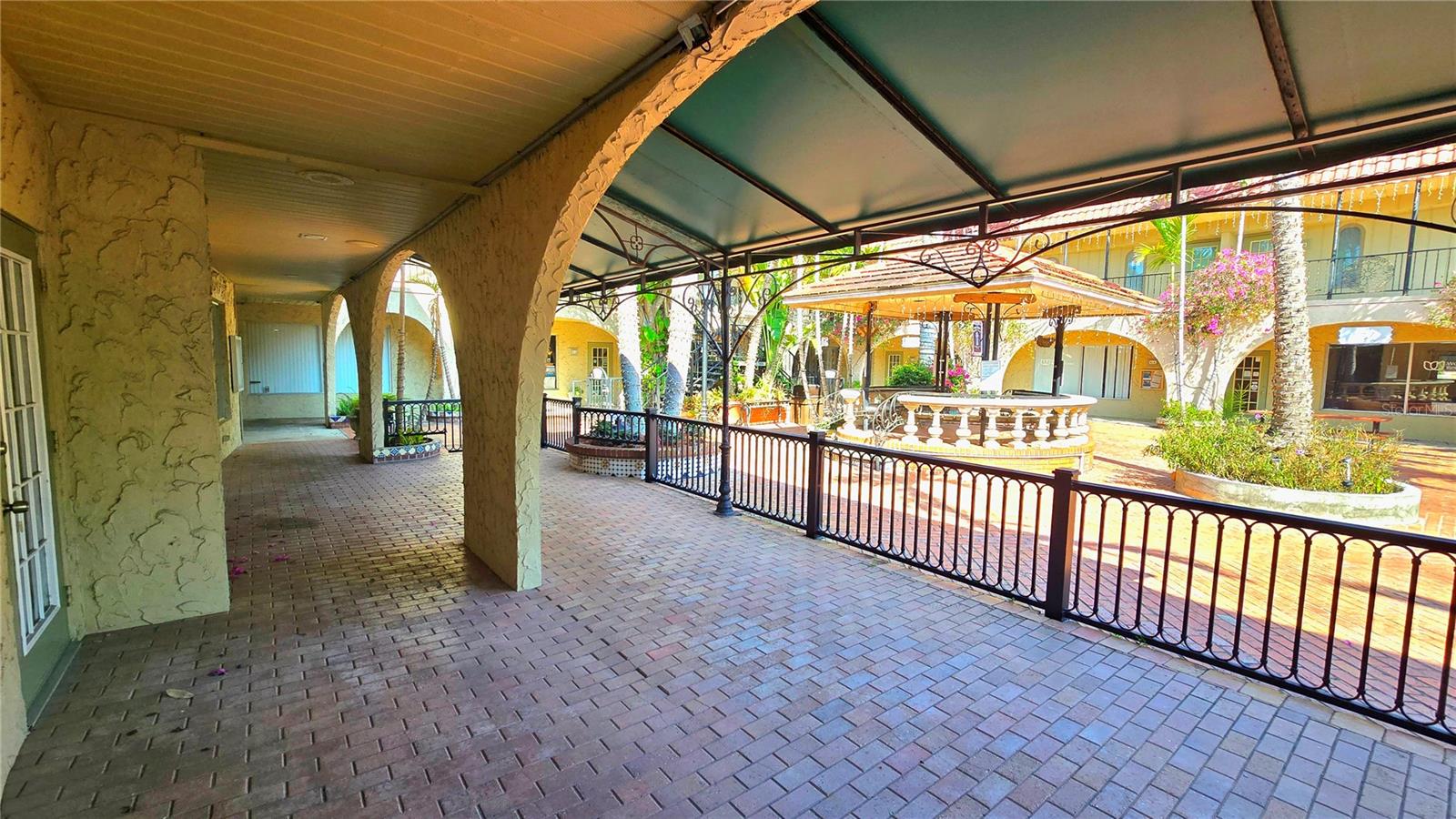 VENICE EDGEWOOD SEC OF - Commercial Lease