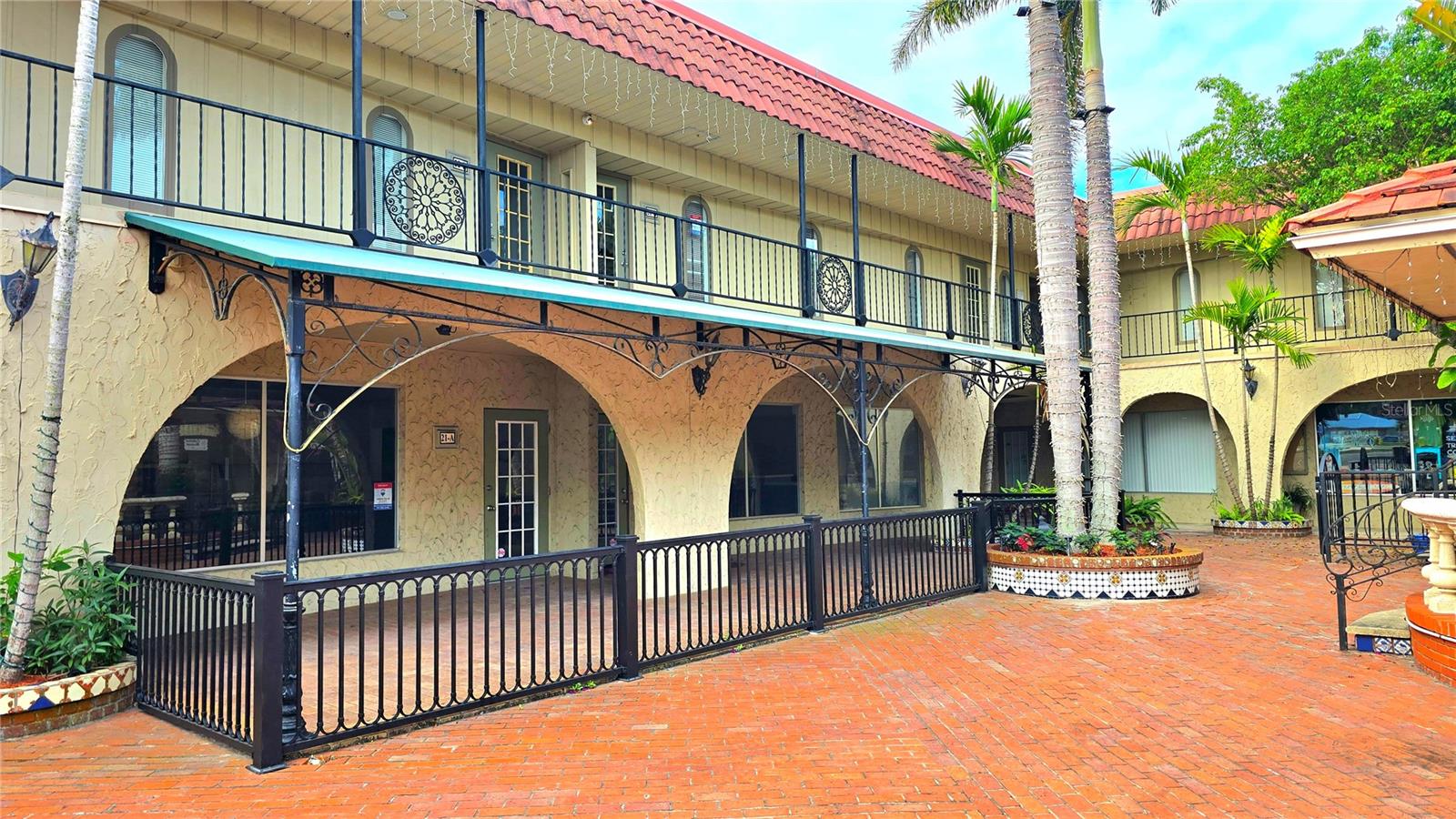 VENICE EDGEWOOD SEC OF - Commercial Lease