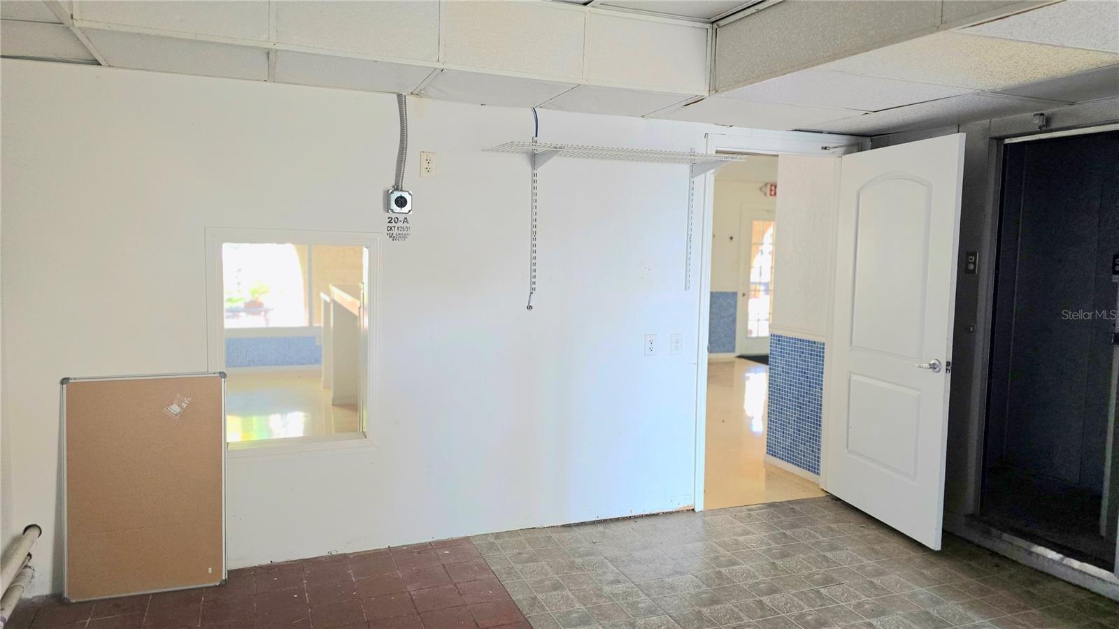 VENICE EDGEWOOD SEC OF - Commercial Lease