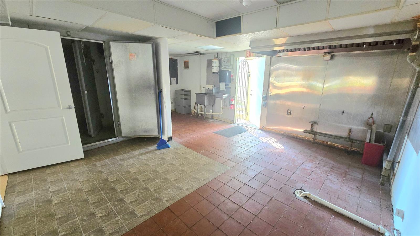 VENICE EDGEWOOD SEC OF - Commercial Lease