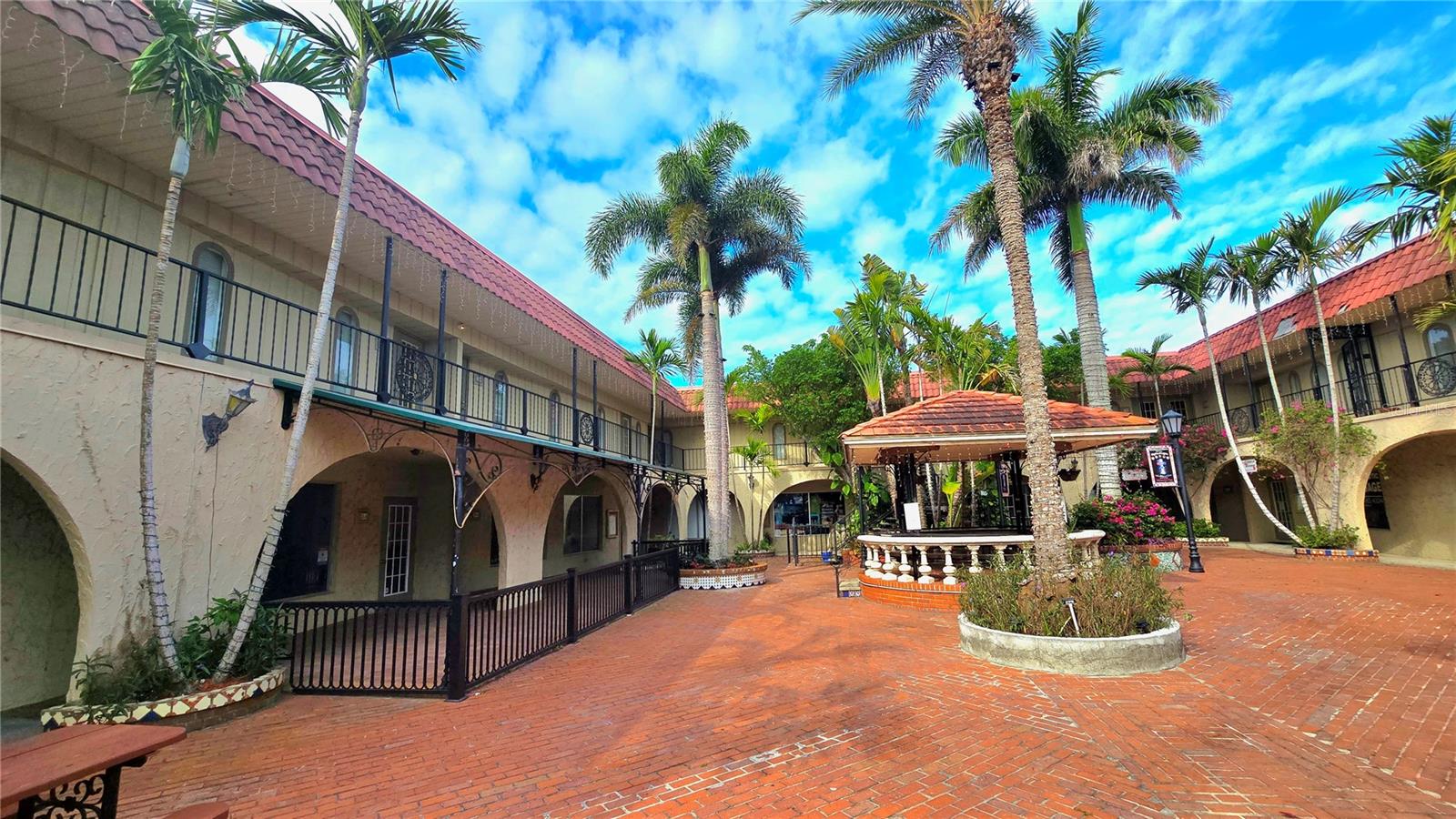 VENICE EDGEWOOD SEC OF - Commercial Lease
