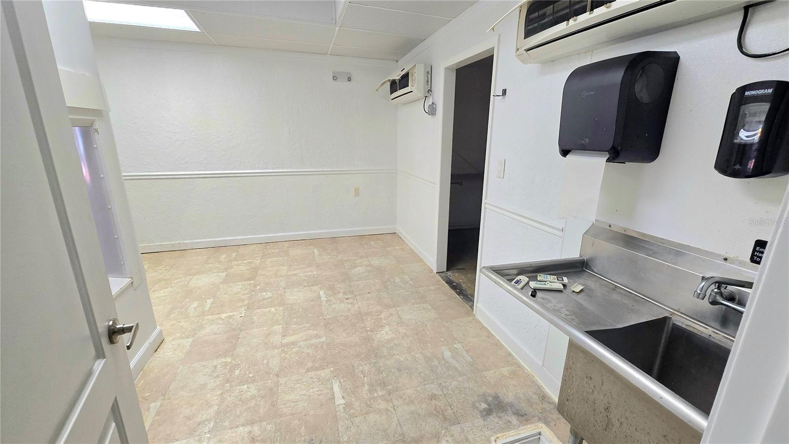 VENICE EDGEWOOD SEC OF - Commercial Lease