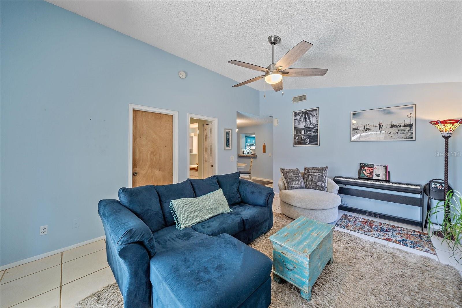 LAKE SARASOTA - Residential