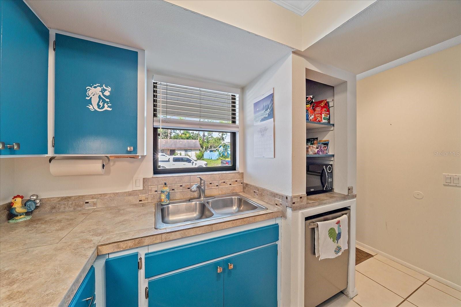 LAKE SARASOTA - Residential