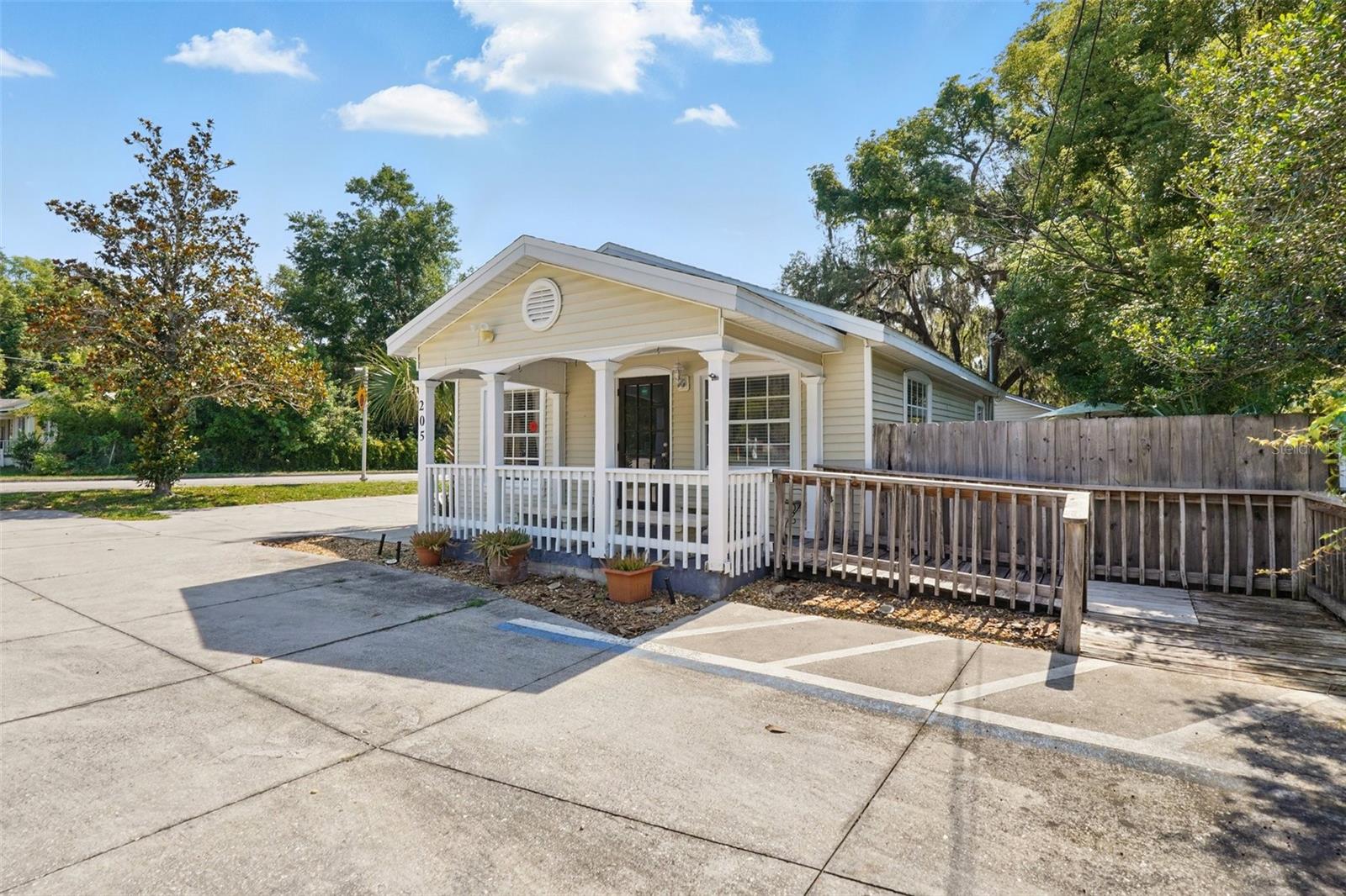 205 S HIGHLAND AVENUE