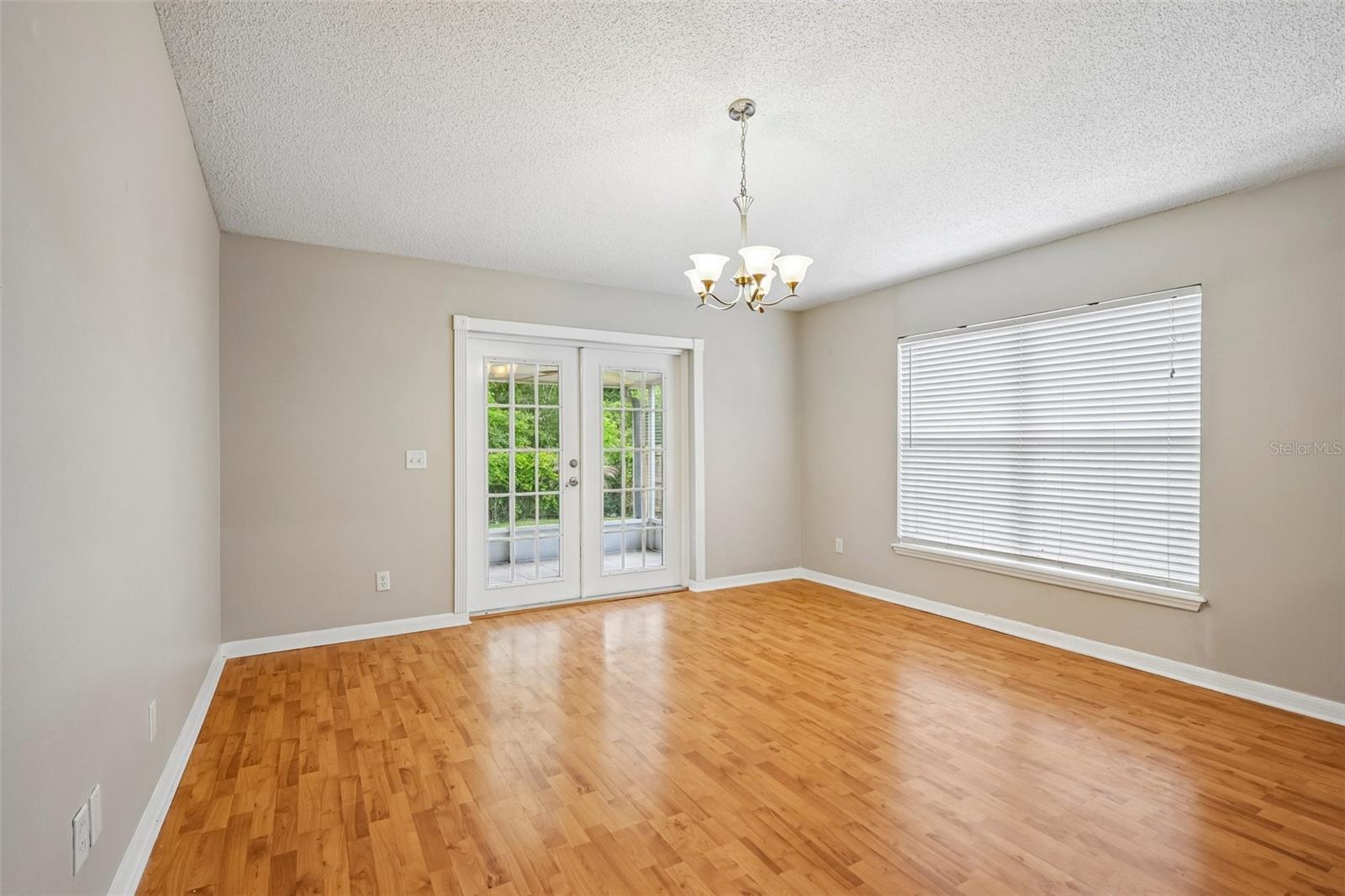 ENCLAVE - Residential