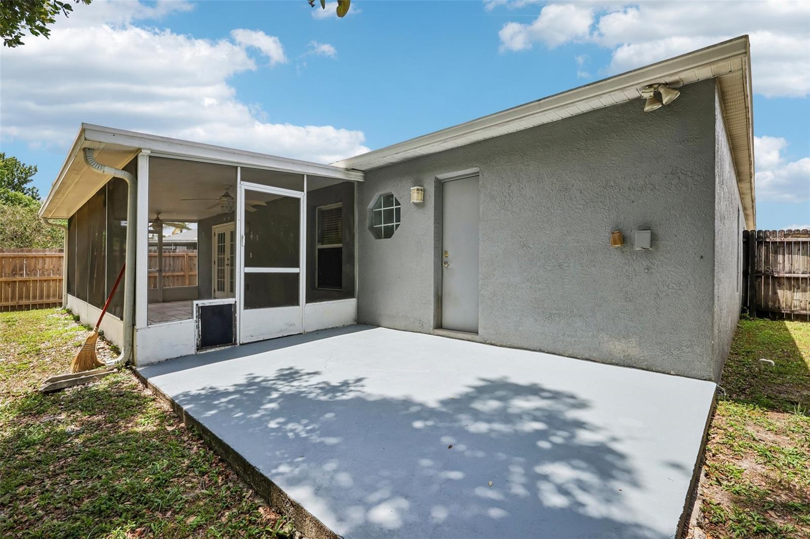 ENCLAVE - Residential