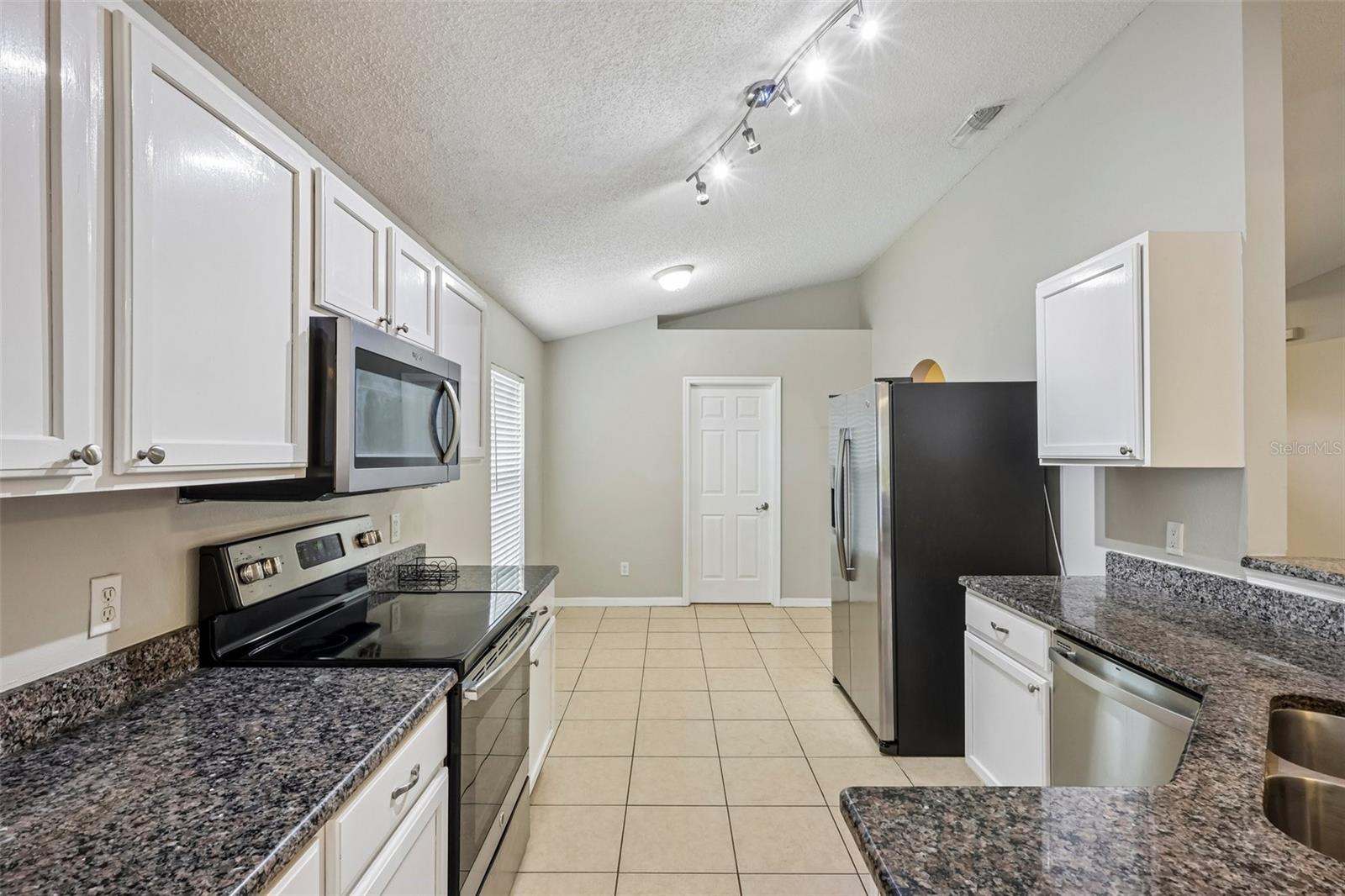 ENCLAVE - Residential
