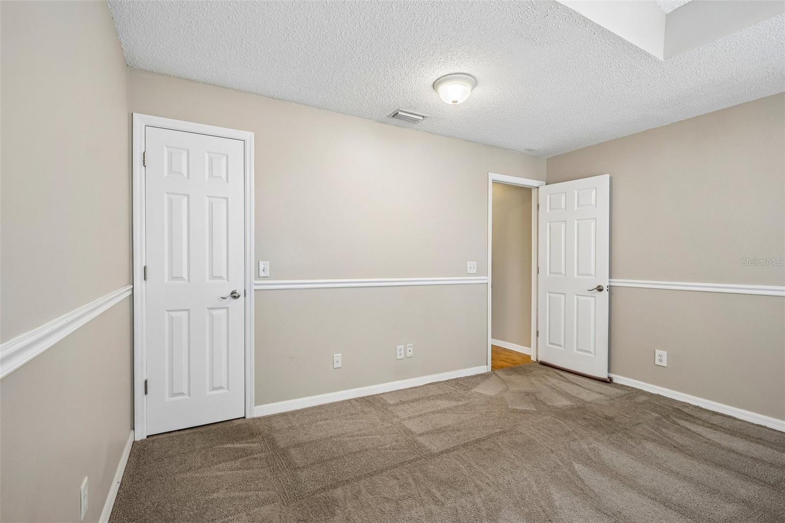 ENCLAVE - Residential