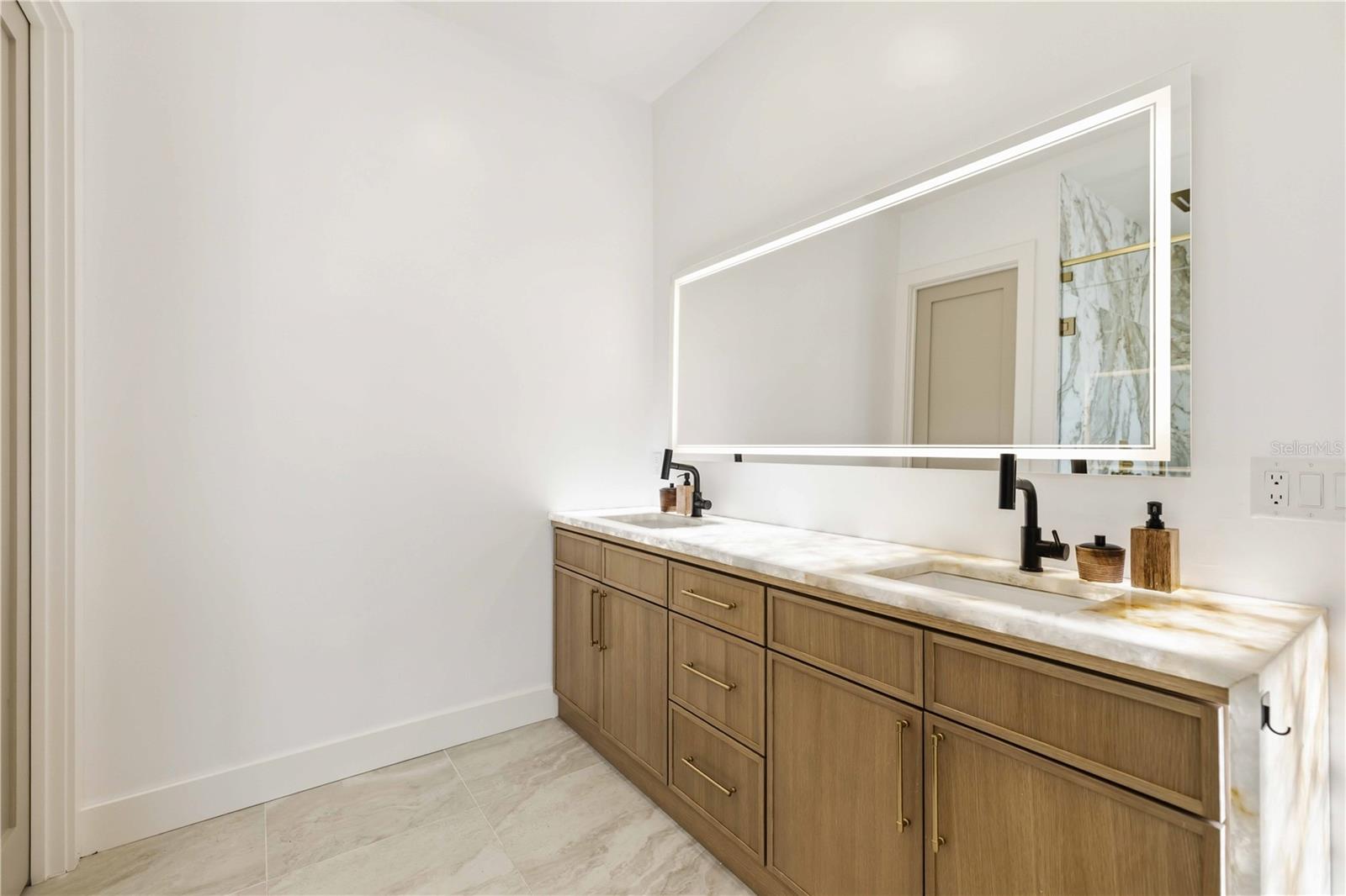 MORRISON COURT - Residential